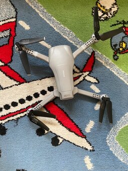 Dron - 9