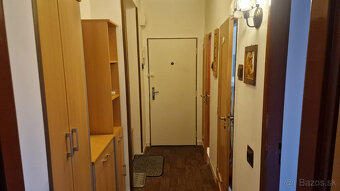 Ponúkame na predaj 2-izbový byt v centre mesta Novej Dubnici - 9