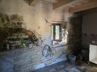 Chalupa v peknom a tichom prostredí v blízkosti Starej Turej - 9