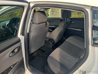 Seat Leon 1.6 TDI rv:2011 - 9