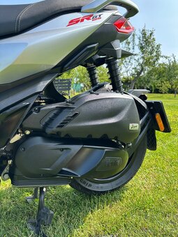 aprilia sr gt 125 - 9