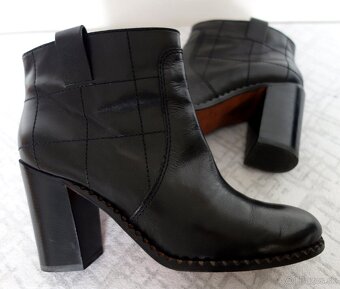 Marc by Marc Jacobs celokožené čižmičky veľ. 38,5 - 9