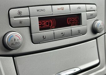 Ford Mondeo 1.6i 16v KLIMATIZACE ALU NAVI benzín manuál - 9