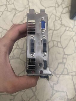 Predám 3 gpu gtx a 1 amd radeon 2x 1 gb a 1x 2 gb na opravu - 9
