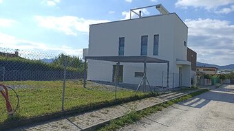 TOCA real - predaj - štýlový dvojpodlažný RD v obci Hôrky - 9