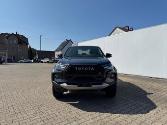 Toyota Hilux GR SPORT 2 MY25 NOVÉ VOZIDLO - 9