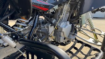 Access Tomahawk 400 Black Edition nájazd 540 km - 9