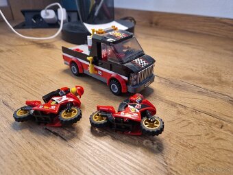 LEGO - 9