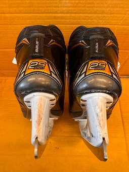 BRANKÁŘSKÉ BRUSLE BAUER SUPREME 2S PRO, vel. 44,5/9D - 9