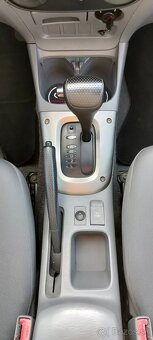Predám Toyotu RAV 4 II 2.0 4WD, benzín, A/T 110KW(1 - 9