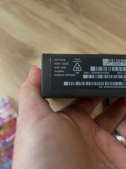Samsung Z flip4 - 9