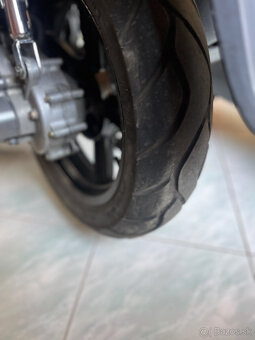 Skúter Kymco Agility City 16+ 125 - 9
