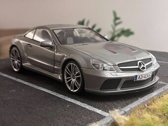 1:18 Mercedes-Benz SL65 AMG V12 Black Series - Mondo Models - 9
