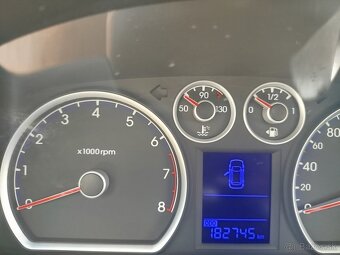 HYUNDAI - 9