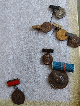 Odznaky rôzny motiv - 9