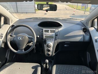 Toyota Yaris 1.3 benzín, 64kW, MT/5, rok:11.2007. - 9