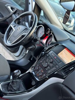 Opel Astra Sport Tourer ST 2.0 CDTI ECOTEC 165k Cosmo - 9