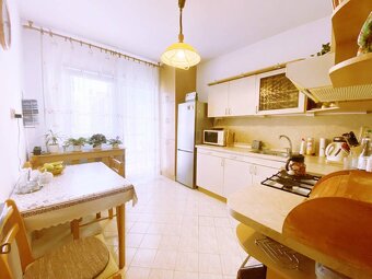 3 izbový byt na 3 poschodí s loggiou po rekonštrukcii, Konop - 9