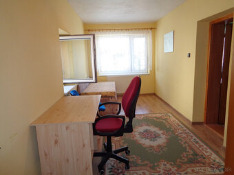 Predaj Kežmarok -Ľubica 2 generačný RD ,340 m 2 ,2 garáže ,p - 9