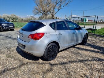 Opel Astra 1.4 - 9