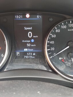 Nissan Qashqai 4x4 + ťažné, 360 kamera - 9