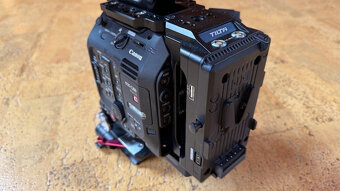 Canon EOS C300 Mark III - 9