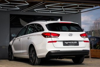 Hyundai i30 CW 1.6 CRDi Comfort DTC - 9