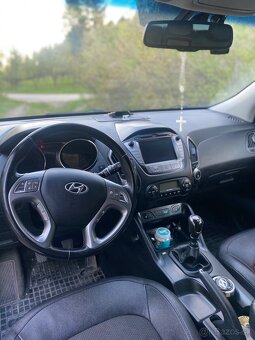 SUV Hyunda ix35 - 9