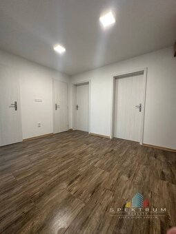 SPEKTRUM REALITY- Na PREDAJ 3 -izbový byt, 64m2 s loggiou, H - 9