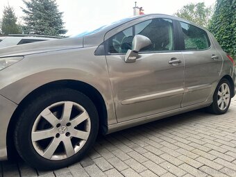 Peugeot 308 hatchback - 9