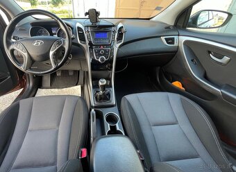 Hyundai i30 CW 1.6CRDi 81kw SK auto - 9