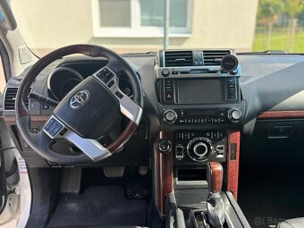 TOYOTA LAND CRUISER PRADO - 9