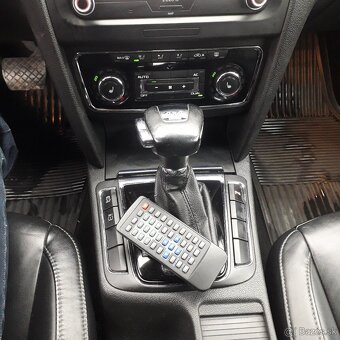 Škoda Superb combi 4x4 dsg - 9
