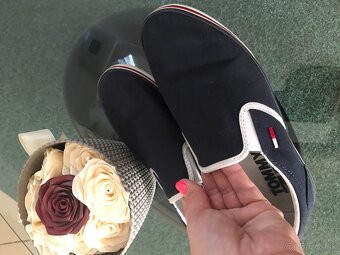TOMMY HILFIGER originál damske platené sneacery 39 - 9