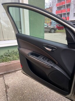 Predám Fiat bravo II 1.6jtd 77 kw - 9