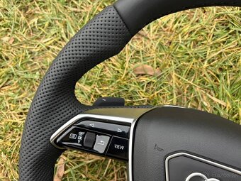 AUDI sportovy S volant kozeny zrezany perforovany - 9
