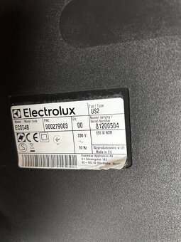 Zachovalý a vyčistený vysávač Electrolux ECS54B +nové filtre - 9