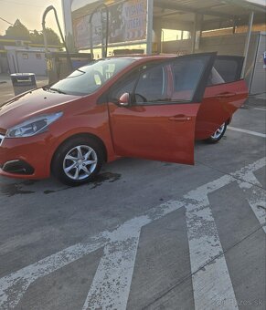 Predám Peugeot 208 1.2l 44000.km - 9