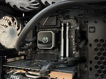 i7 13700KF\32GB\RTX 4070Ti\SSD\850W Zdroj - 9