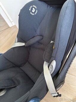 Vajíčko autosedačka Maxi Cosi Cabriofix Graphit 2020 - 9