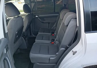 Volkswagen Touran 1.6 TDI BlueMotion - 9