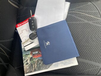 Peugeot 208 1.0i, r.2015, klima - 9