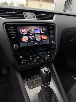 Škoda Octavia Combi 2.0TDi DSG STYLE - 9