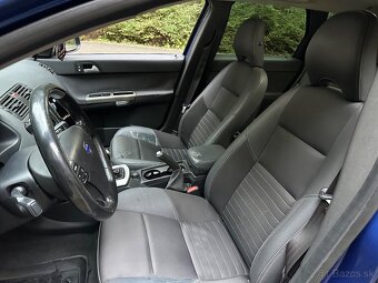 Predám Volvo V50 Momentum Sonic Blue 1.6D D4164T 2007 - 9