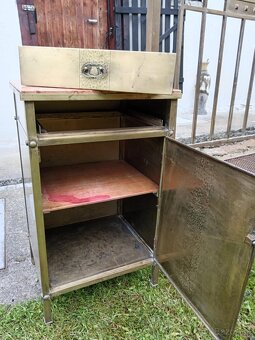 Starožitný nábytok - 9