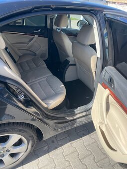 Škoda Octavia 2 Facelift 1.9TDI DSG - 9