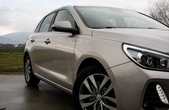 Hyundai i30 1.6 CRDi automat - 9