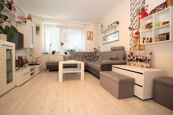 PREDAJ 3 izb BYT 74m2 s 2 balkónmi Bánovce n./B. - 9