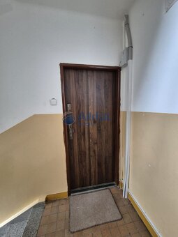 Na predaj 2 izbový byt v centre mesta Šaľa. Pripravený na re - 9