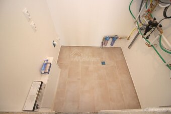 NOVOSTAVBA skoro. dokončená v obci Šišov poz.700m2 - 9